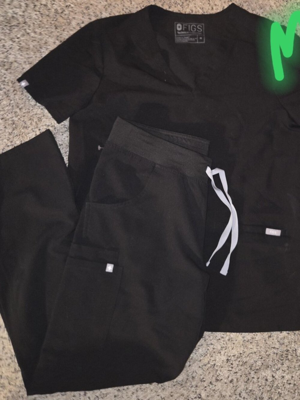 FIGS size MEDIUM black scrub set LIKE NEW